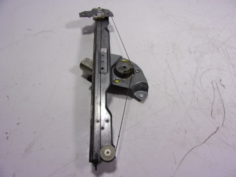 Recambio de elevalunas delantero derecho para dacia duster ambiance 4x2 referencia OEM IAM 807206838R 3L4354G 