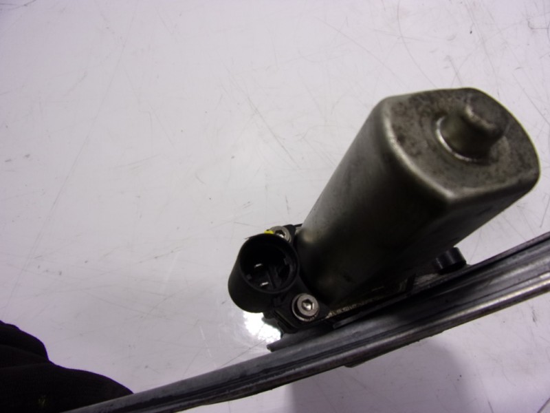 Recambio de elevalunas delantero derecho para dacia duster ambiance 4x2 referencia OEM IAM 807206838R 3L4354G 