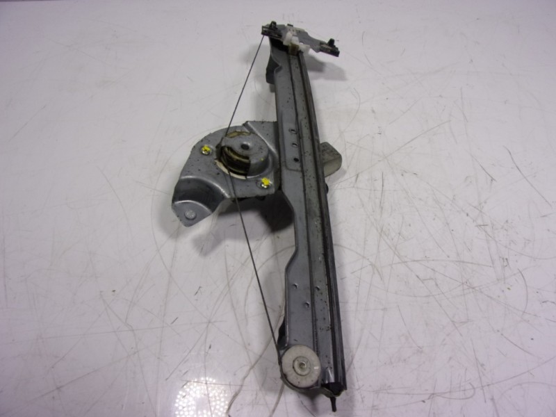 Recambio de elevalunas delantero izquierdo para dacia duster ambiance 4x2 referencia OEM IAM 807213506R 3L4124G 