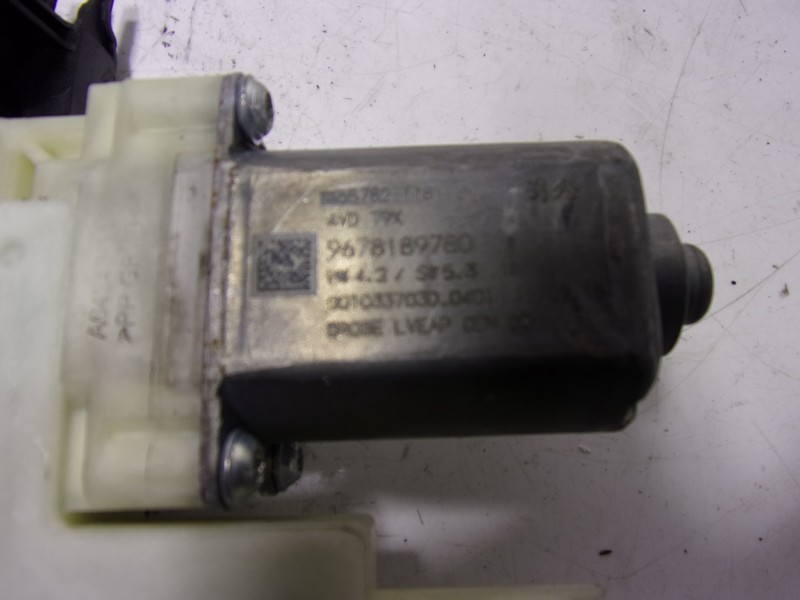 Recambio de elevalunas delantero derecho para peugeot 308 1.2 12v e-thp referencia OEM IAM 9816273080 9678189780 