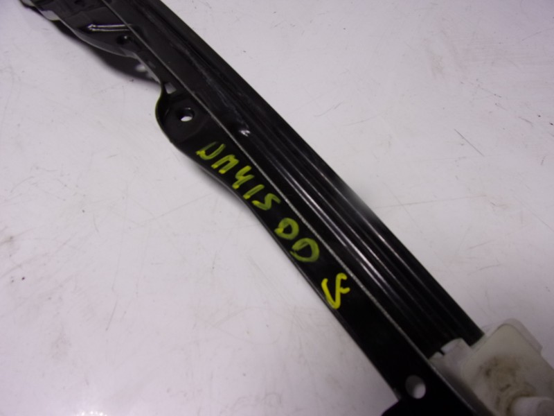 Recambio de elevalunas delantero derecho para peugeot 308 1.2 12v e-thp referencia OEM IAM 9816273080 9678189780 