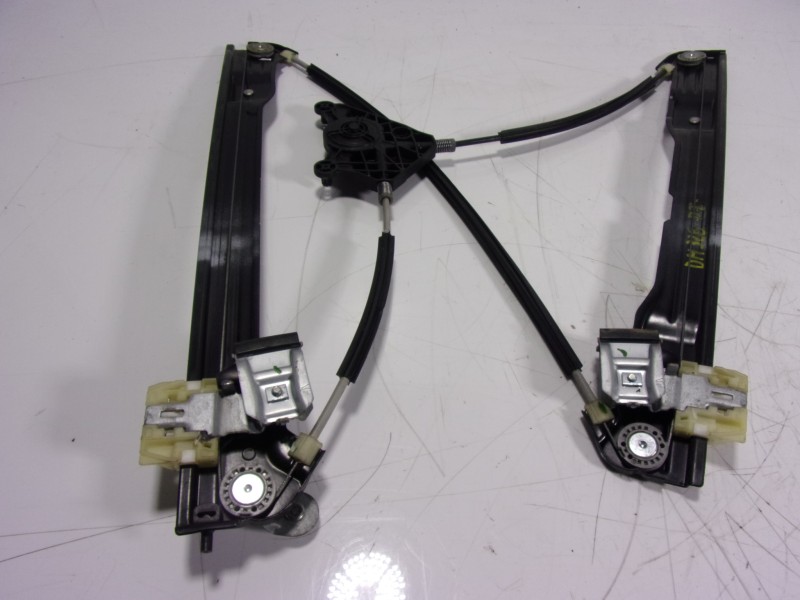 Recambio de elevalunas delantero izquierdo para volkswagen caddy furgón/kombi 2.0 tdi referencia OEM IAM 2K5837461  