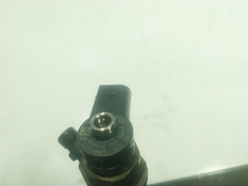 Recambio de inyector para volkswagen tiguan (5n1) 2.0 tdi referencia OEM IAM  03L130277J 