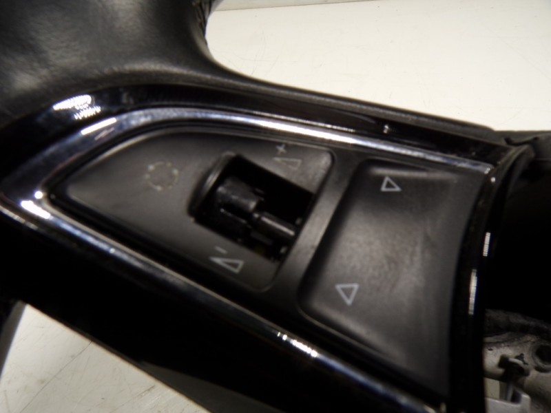 Recambio de volante para skoda yeti 1.2 tsi referencia OEM IAM 5L0419091QCWE 5L0419091Q 