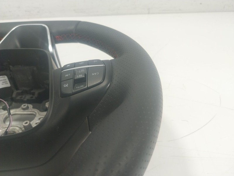 Recambio de volante para ford focus 1.0 ecoboost cat referencia OEM IAM 2542753 34261491B 