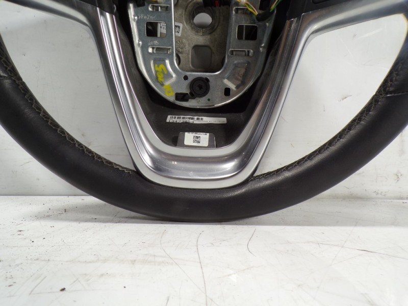 Recambio de volante para opel mokka 1.6 cdti dpf referencia OEM IAM   