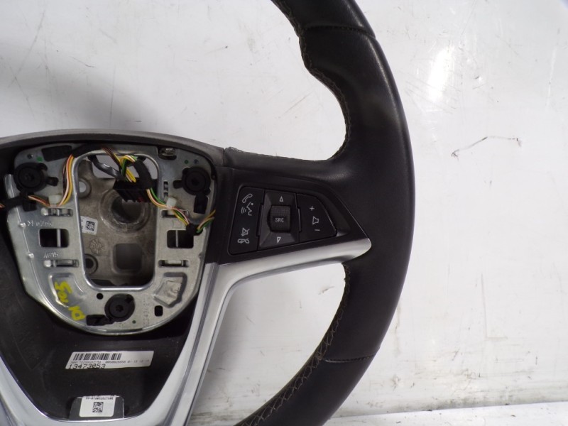 Recambio de volante para opel mokka 1.6 cdti dpf referencia OEM IAM   