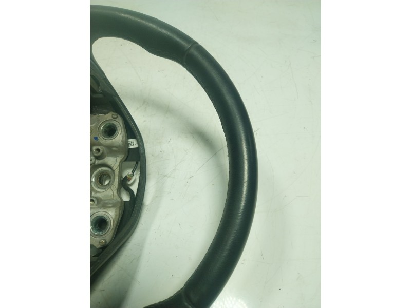 Recambio de volante para kia cee´d 1.6 gdi cat referencia OEM IAM 56111A2050 56110A2550BWK 