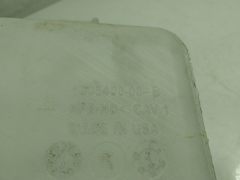 Recambio de deposito limpia para tesla model s p referencia OEM IAM  100540000B 