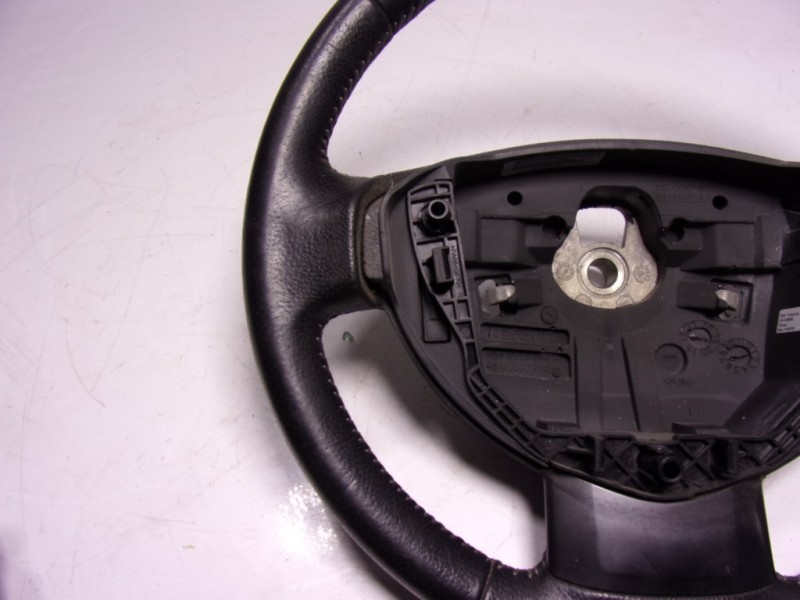 Recambio de volante para dacia duster 1.5 dci diesel fap cat referencia OEM IAM 484000919R 484302824R 