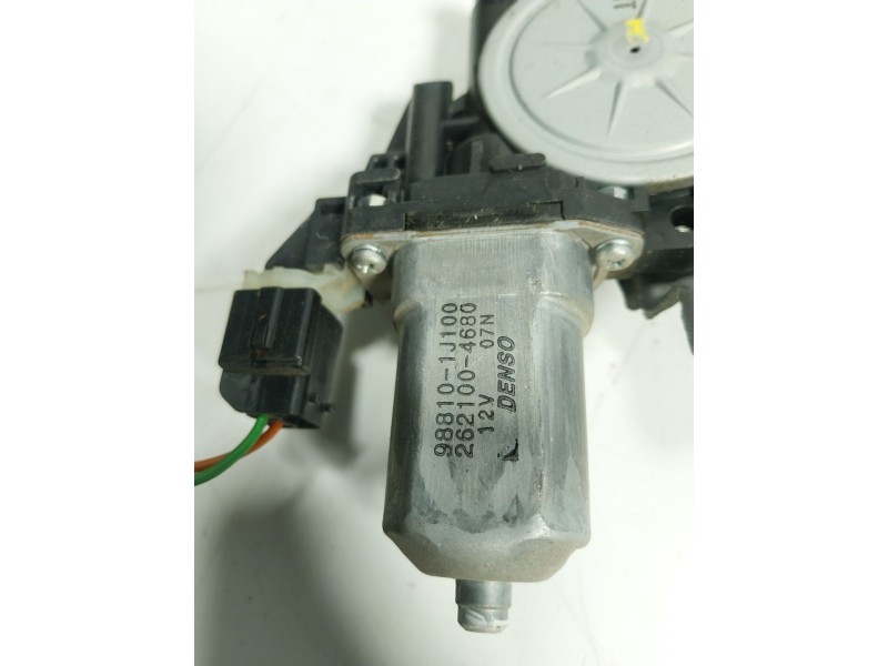 Recambio de elevalunas delantero izquierdo para hyundai i20 1.2 cat referencia OEM IAM  988101J100 