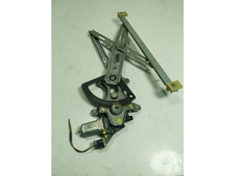 Recambio de elevalunas delantero izquierdo para hyundai i20 1.2 cat referencia OEM IAM  988101J100 