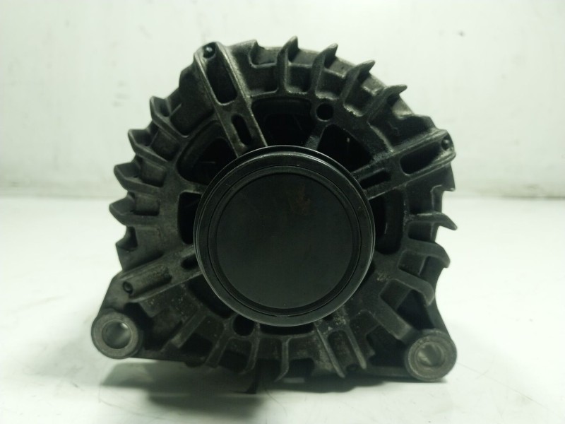 Recambio de alternador para peugeot 208 1.6 blue-hdi fap referencia OEM IAM  96105253 