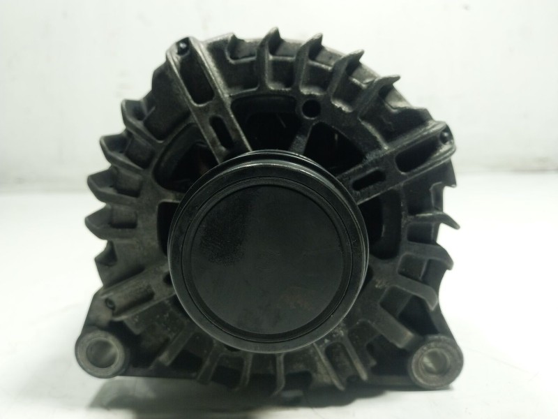 Recambio de alternador para peugeot 208 1.6 blue-hdi fap referencia OEM IAM  96105253 