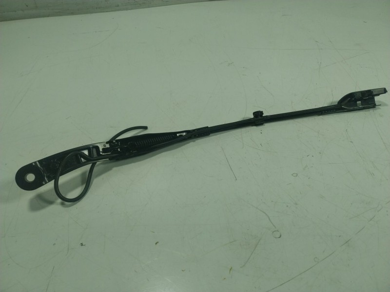 Recambio de brazo limpia delantero izquierdo para tesla y referencia OEM IAM   