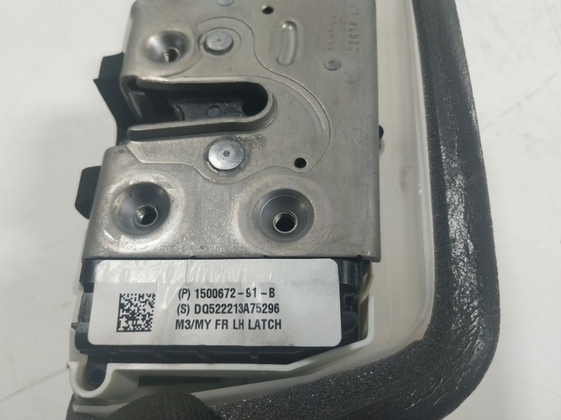 Recambio de cerradura puerta delantera izquierda para tesla y referencia OEM IAM  150067291B 