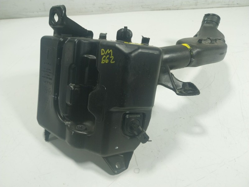 Recambio de deposito limpia para tesla y referencia OEM IAM  160794800B 