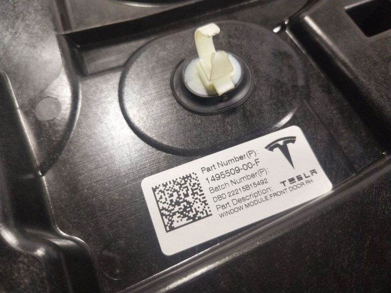 Recambio de elevalunas delantero derecho para tesla y referencia OEM IAM  149550900F 