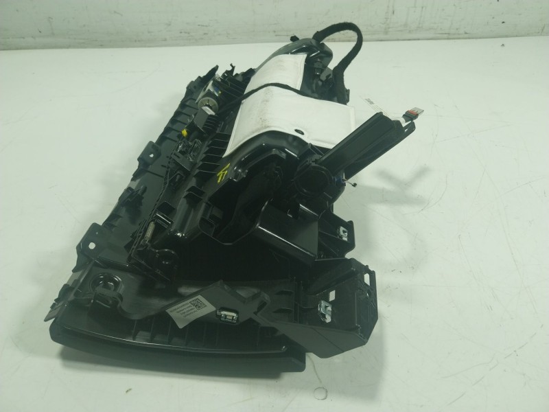 Recambio de guantera para tesla y referencia OEM IAM   