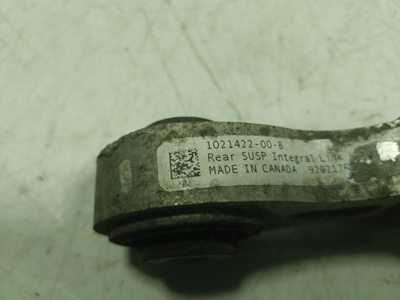 Recambio de brazo suspension superior trasero izquierdo para tesla model s p referencia OEM IAM  102142200B 