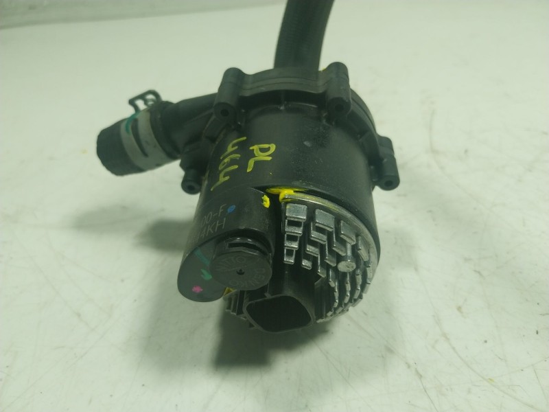 Recambio de bomba agua para tesla model s p referencia OEM IAM  106747300F 