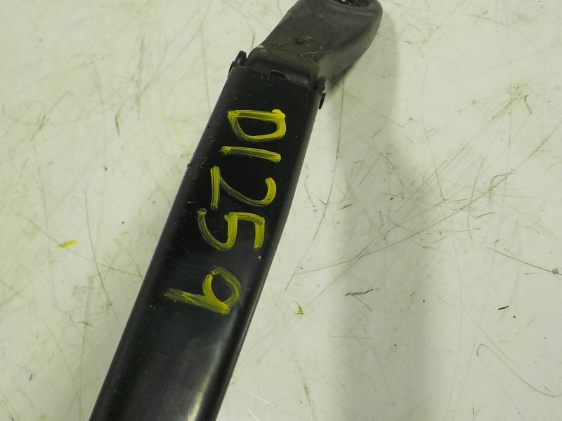 Recambio de brazo limpia delantero derecho para volvo s40 berlina 2.0 diesel cat referencia OEM IAM   