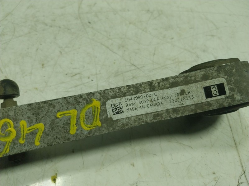 Recambio de brazo suspension superior trasero derecho para tesla model s p referencia OEM IAM  104396300C 