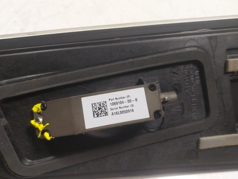 Recambio de modulo electronico para tesla model s p referencia OEM IAM  106910400B 