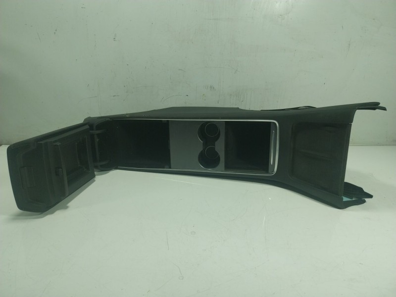 Recambio de apoyabrazos central para tesla y referencia OEM IAM  175550162D 