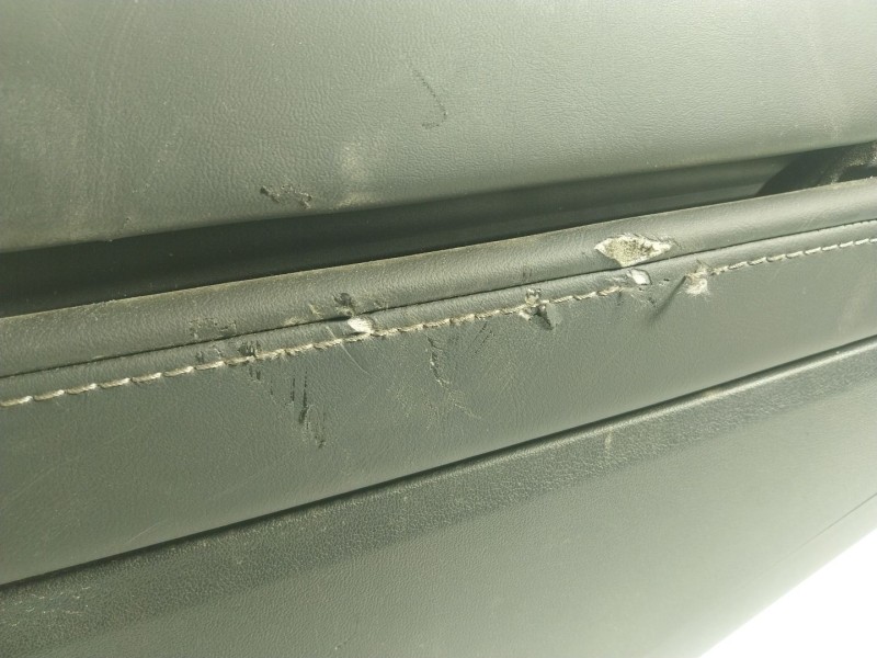 Recambio de apoyabrazos central para tesla y referencia OEM IAM  175550162D 