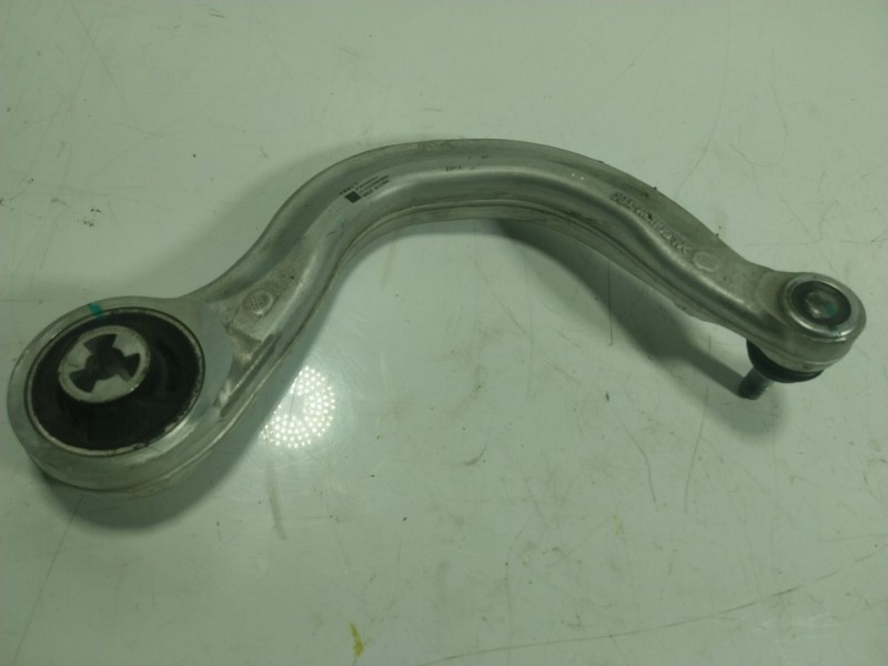 Recambio de brazo suspension inferior delantero derecho para tesla y referencia OEM IAM  104435900A 