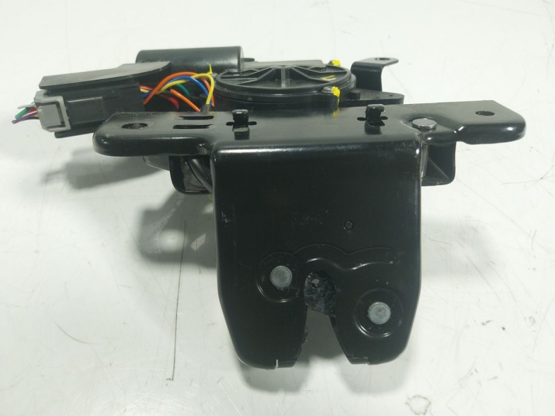 Recambio de cerradura maletero / porton para tesla y referencia OEM IAM  1500604CNB 