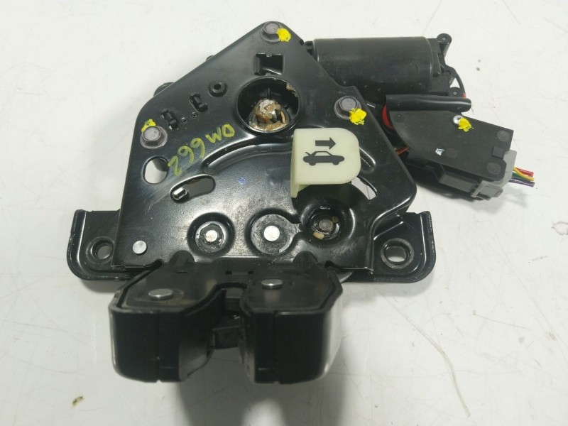 Recambio de cerradura maletero / porton para tesla y referencia OEM IAM  1500604CNB 