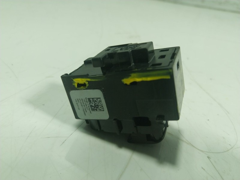 Recambio de mando elevalunas trasero derecho para tesla y referencia OEM IAM  108103802F 