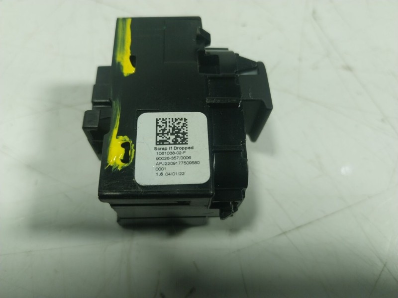 Recambio de mando elevalunas trasero derecho para tesla y referencia OEM IAM  108103802F 