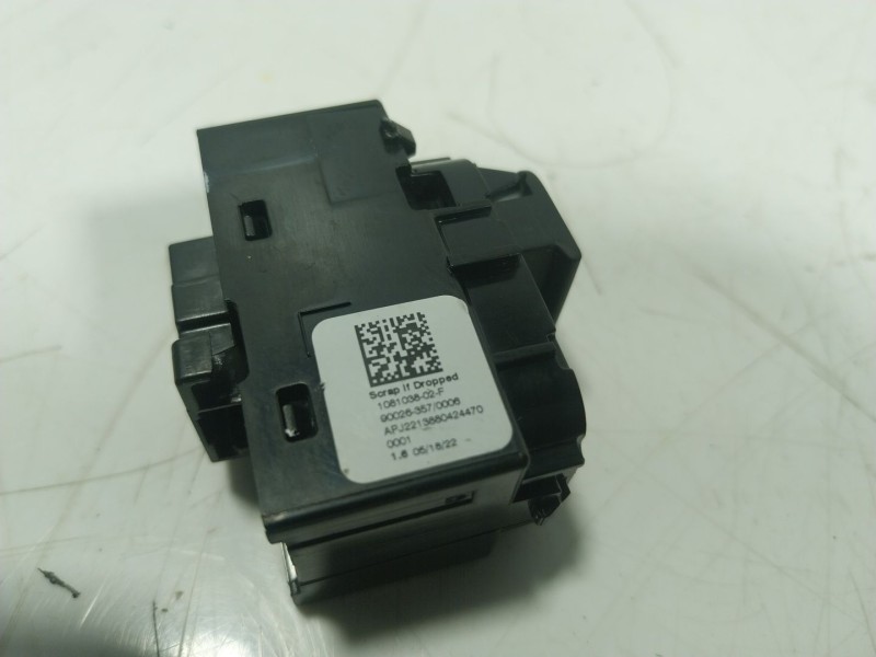 Recambio de mando elevalunas trasero izquierdo para tesla y referencia OEM IAM  108103802F 