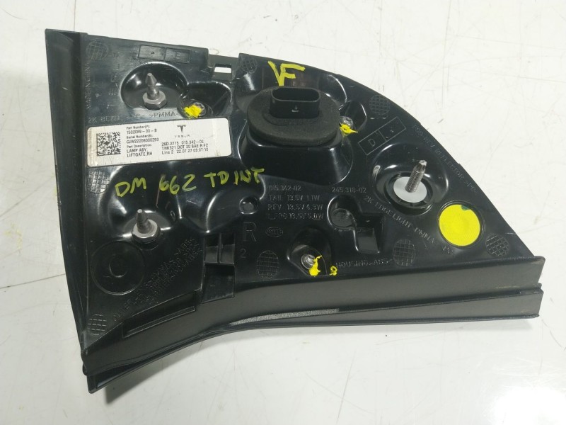 Recambio de piloto trasero derecho interior para tesla y referencia OEM IAM  150208900B 