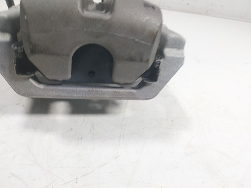 Recambio de pinza freno trasera izquierda para tesla y referencia OEM IAM   