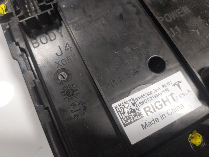 Recambio de modulo electronico para tesla y referencia OEM IAM  165765039A 