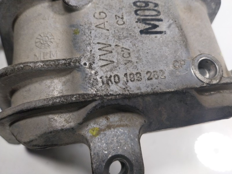 Recambio de soporte motor derecho para skoda yeti 1.2 tsi referencia OEM IAM  1K0199262 