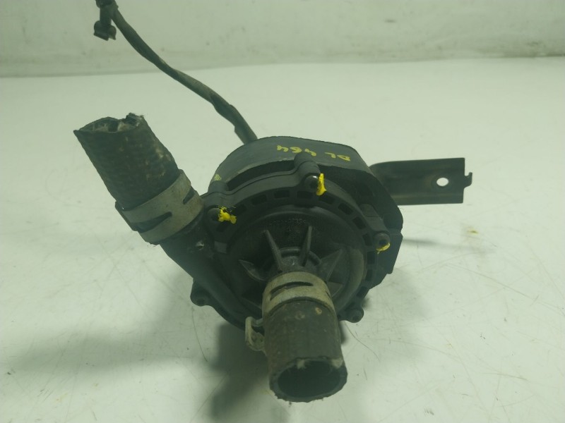 Recambio de bomba agua para tesla model s p referencia OEM IAM  103534800F 