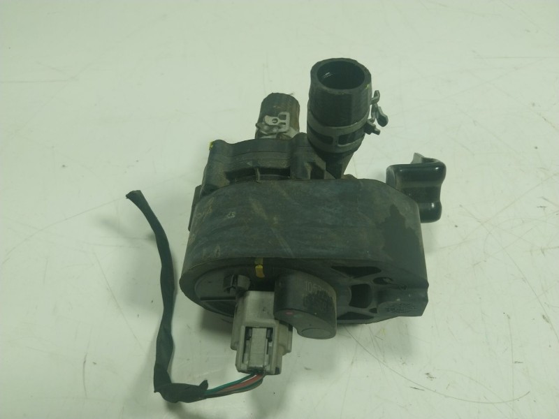 Recambio de bomba agua para tesla model s p referencia OEM IAM  105723500F 