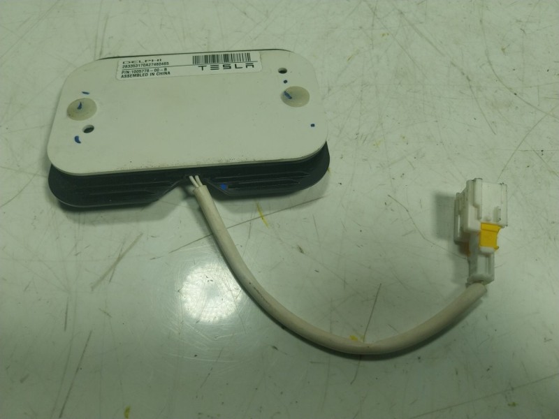 Recambio de modulo electronico para tesla model s p referencia OEM IAM  100577800B 