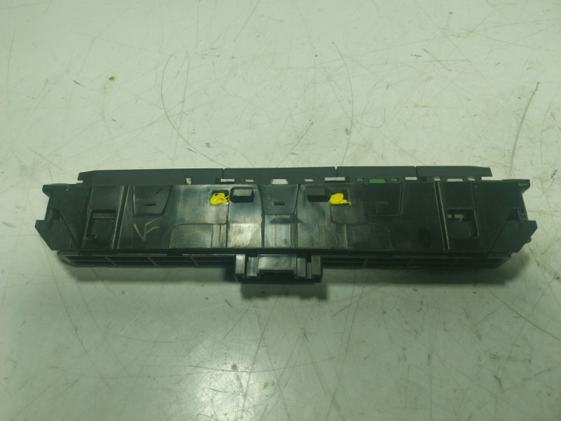Recambio de warning para volkswagen arteon (3h7, 3h8) 2.0 tdi referencia OEM IAM  3G1853770A 