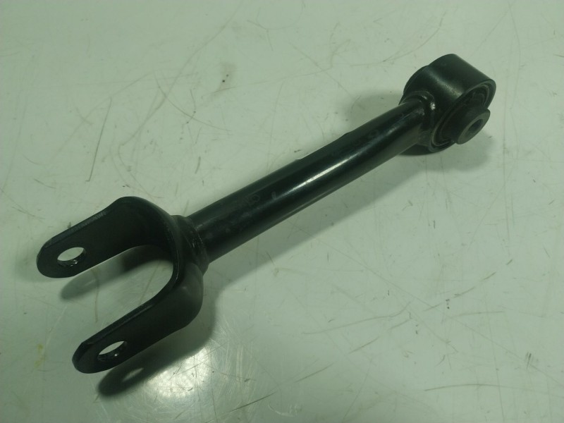 Recambio de brazo suspension superior trasero derecho para tesla y referencia OEM IAM  118843100A 