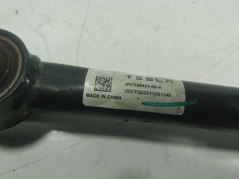 Recambio de brazo suspension superior trasero izquierdo para tesla y referencia OEM IAM  118843100A 