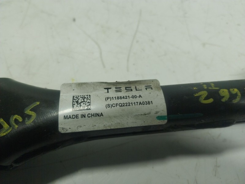 Recambio de brazo suspension superior trasero izquierdo para tesla y referencia OEM IAM  118842100A 