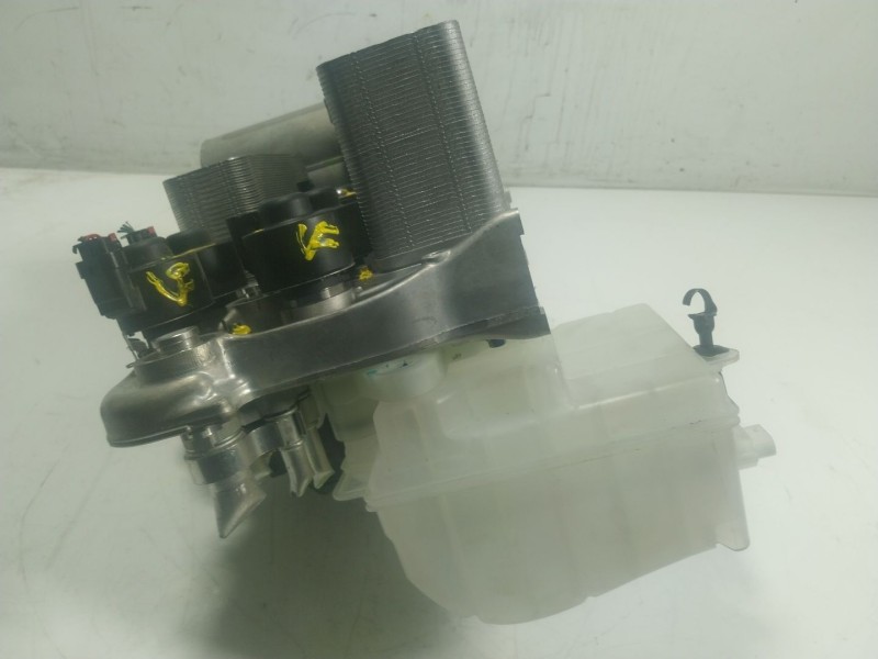 Recambio de bomba agua para tesla y referencia OEM IAM  1547595A2F 