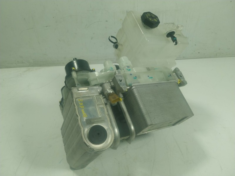 Recambio de bomba agua para tesla y referencia OEM IAM  1547595A2F 