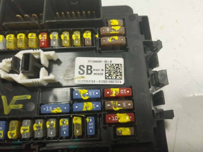 Recambio de caja reles / fusibles para tesla model s p referencia OEM IAM  103440900B 